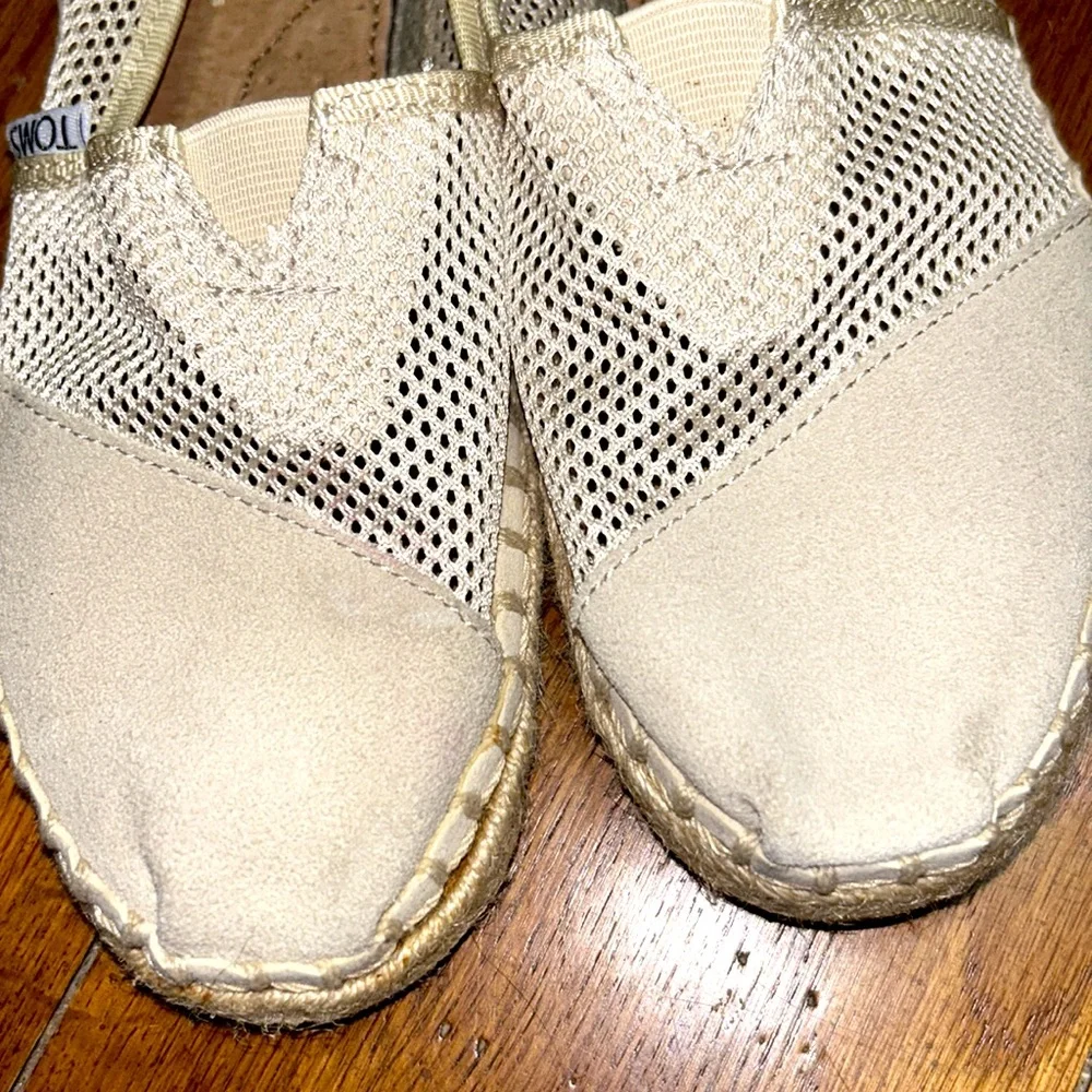 🌸TOMS⭐️LIKE NEW⭐️Tan Espadrille Slip On Mesh Shoes Size 5 GENTLY WORN 1X - Picture 6 of 8
